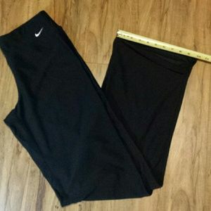 Nike women's black Yoga pants  size Small/Tall